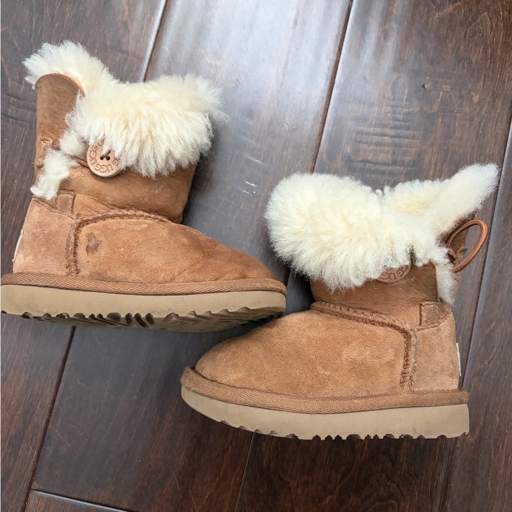 UGG Kids Chestnut Suede Boots with Cream Shearling Cuff